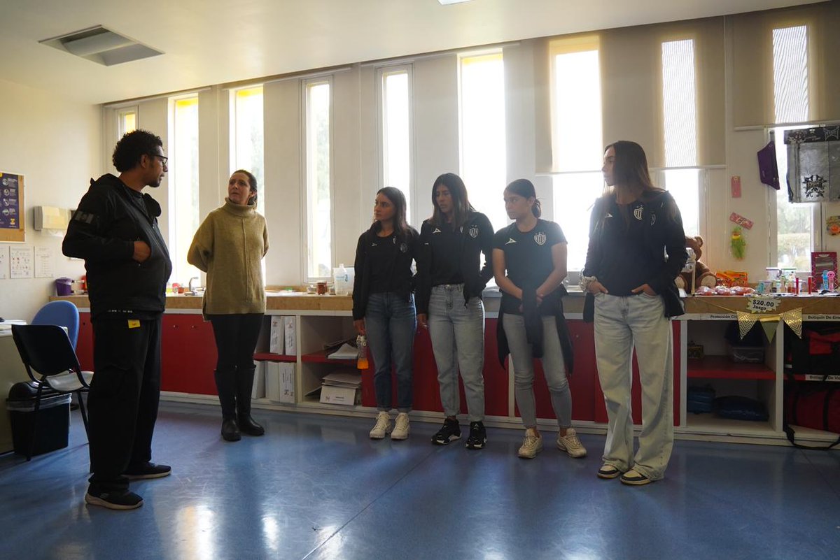 En el marco del Día Internacional de las Personas con Discapacidad, las Centellas: <a href="/piliacevesg/">Pilar Aceves</a>, Andrea  Hurtado, <a href="/LucyMunoz04/">Lucia Muñoz</a> y <a href="/sabi_velazquez4/">Sabina Velázquez</a>, visitaron este lunes las instalaciones del <a href="/CritAgs/">CRIT Aguascalientes</a>.

#RayosDeLuz ⚡