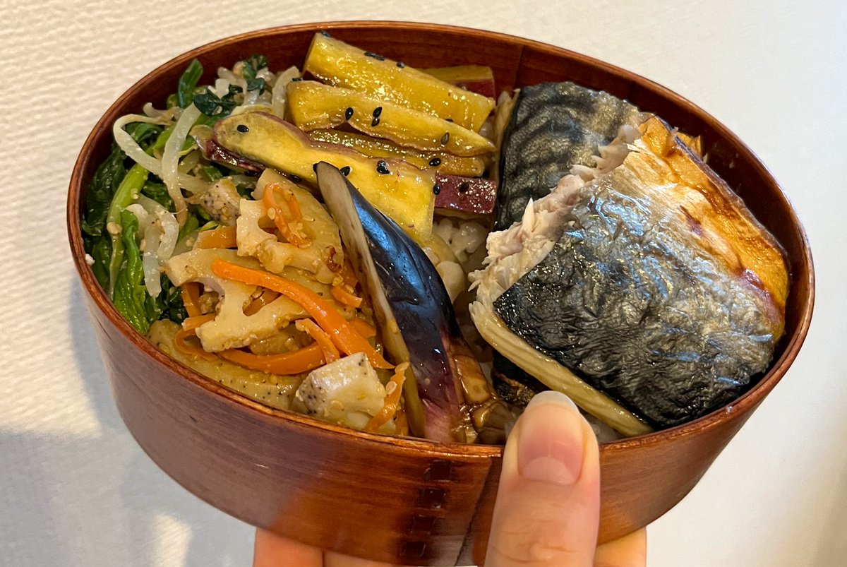 chibimaru_gohan's tweet photo. おはようございます☀
最近生野菜を取るために糠漬けを毎日食べてます✨
#糠漬け　#朝ごはん　#お弁当　#健康
#まごはやさしい https://t.co/gb2EYehKDJ