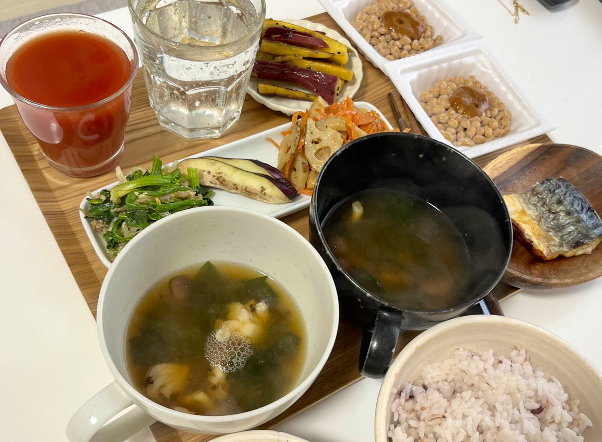 chibimaru_gohan's tweet photo. おはようございます☀
最近生野菜を取るために糠漬けを毎日食べてます✨
#糠漬け　#朝ごはん　#お弁当　#健康
#まごはやさしい https://t.co/gb2EYehKDJ