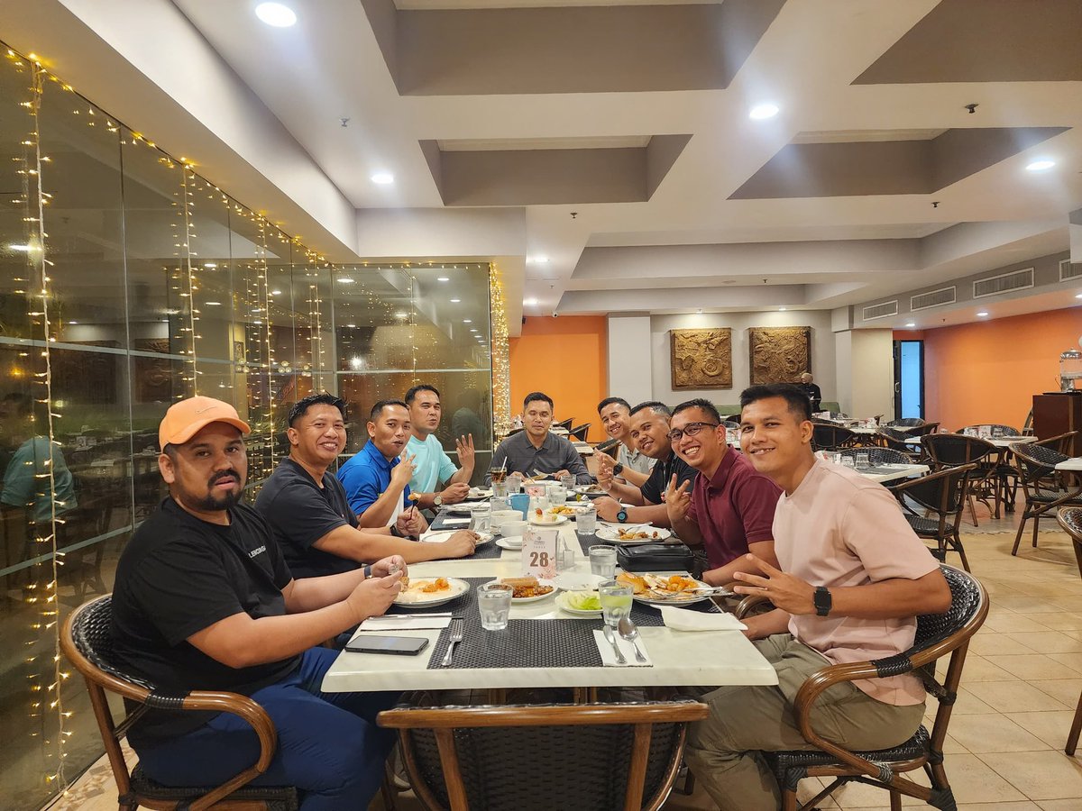 LMS_113's tweet photo. “Being a family means you are part of something very wonderful.”
4 Dis 23 - Aktiviti sukan bowling dan majlis makan malam telah dilaksanakan bagi mengeratkan lagi hubungan silaturrahim sesama Pegawai KD BADIK.
#kdbadik113
#devotedtoexcellent https://t.co/Azi3aJzHj8