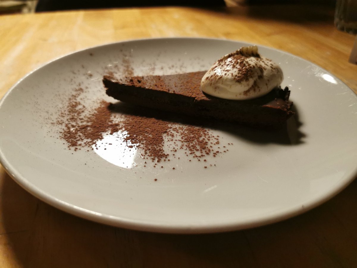 I absolutely loved our meal at <a href="/cafevangoghCIC/">Cafevangogh</a> on Saturday.

Their Christmas set menu was mega MEGA delicious! 😋

<a href="/surajshah/">Suraj ☀️</a> ordered from their regular menu &amp; he absolutely loved them.

A review from a previous visit plantshift.com/blog/cafe-van-…

#eatingout #Christmas #plantbased