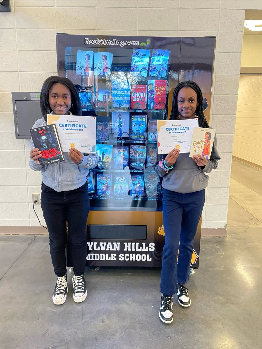 heymissdoyle's tweet photo. Our top readers for the month of November were rewarded with certificates, coins for the #bookvendingmachine and lunch today! @APSSylvanHills
#movingfromGOOD2GREAT #SylvanReady 🖤💛📚 https://t.co/3isV5VegAf