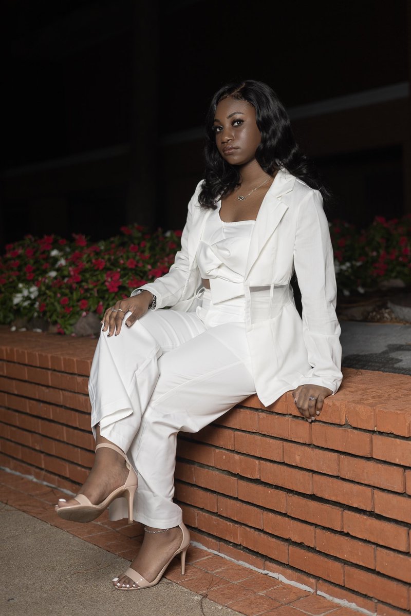 Trin_Hope_'s tweet photo. I made it but God did it 🫵🏽

✨ FiniSHed in 2.5 years 
✨ Graduated with a 3.0
✨2 Internships 
✨learned a second language 
✨200 service hours 
✨Funded a scholarship 
✨Student Alumni Association 
✨Chaplain of NABCJ

SHSU🧡
December 9th @ 9:30am 
B.S. Criminal Justice  🎓 https://t.co/mYkD4CEHra