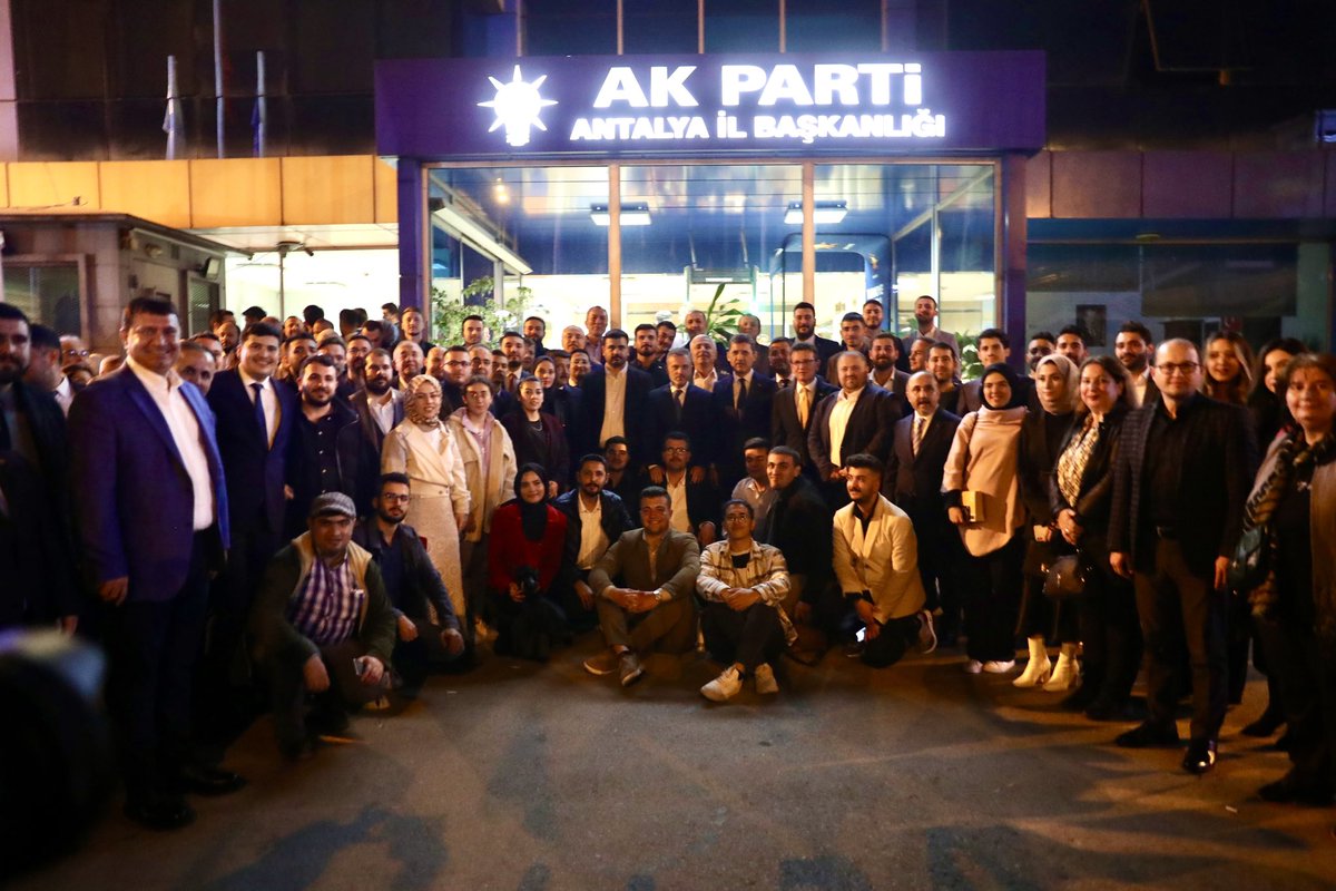 eyupkadirinan's tweet photo. Teşkilat Başkanımız Sn. @erkankandemir başkanlığında Antalya’da üç kademe yönetim kurulu üyelerimiz ve ilçe başkanlarımızla bir araya geldik. https://t.co/NHUt5ioGA1