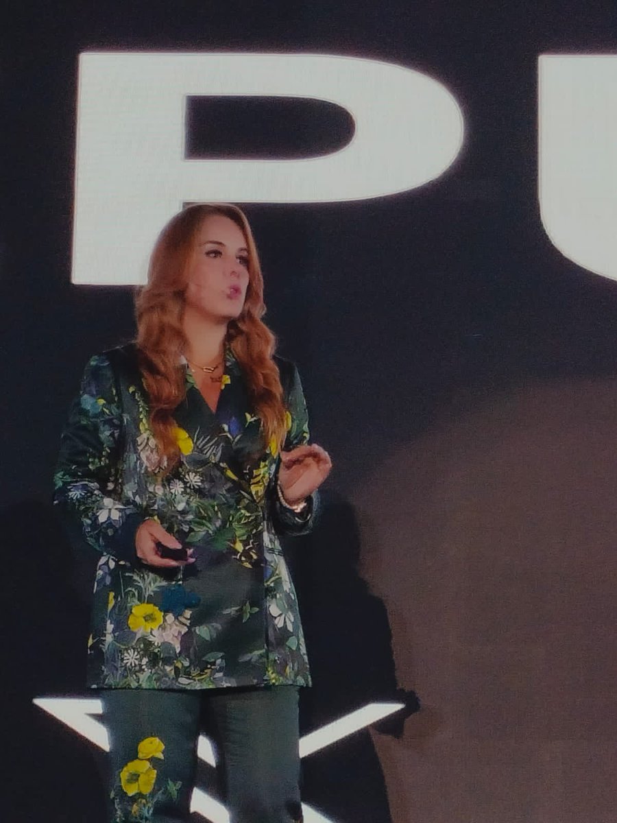 PatriciaBaezaCa's tweet photo. “La felicidad se encuentra dentro de nosotros”
- @ClaraVillarreal en la #CumbreCancún https://t.co/BXMx67yF5R