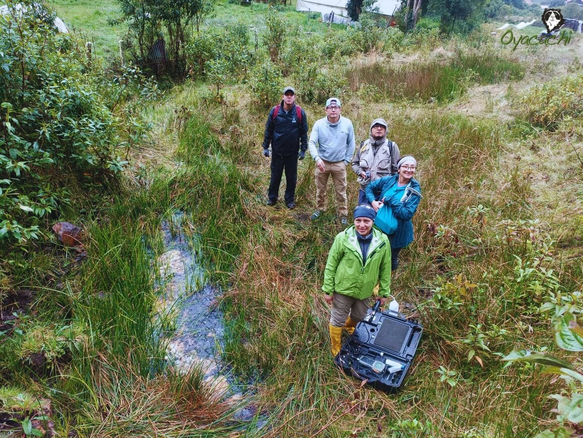 oyacachii's tweet photo. Nos sentimos emocionados de compartir los increíbles esfuerzos de los estudiantes de la Universidad de Investigación de Tecnología Experimental YACHAY, Carrera Geología, quienes recientemente llevaron a cabo mediciones cruciales en nuestra amada microcuenca del Río Oyacachi. https://t.co/Rkc3EFYHkF
