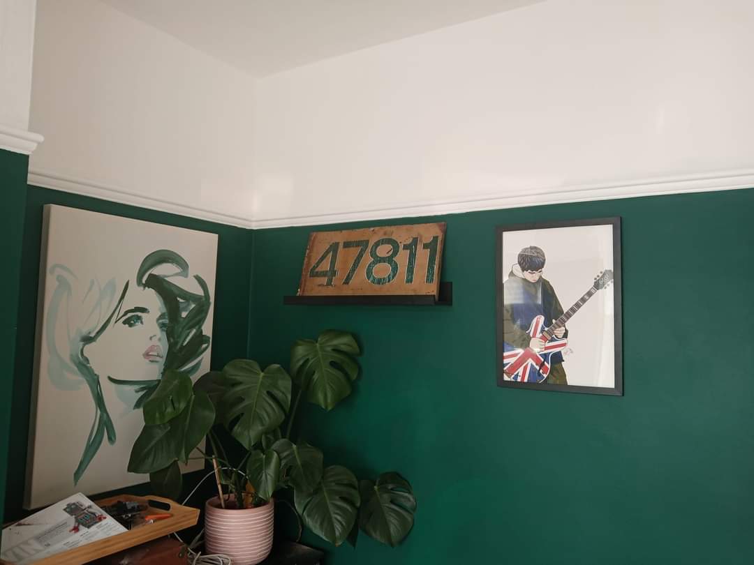 SharmanSharman3's tweet photo. @DaneTank656 I have it's part of the carcass on my living room wall https://t.co/biYfCIBeUU