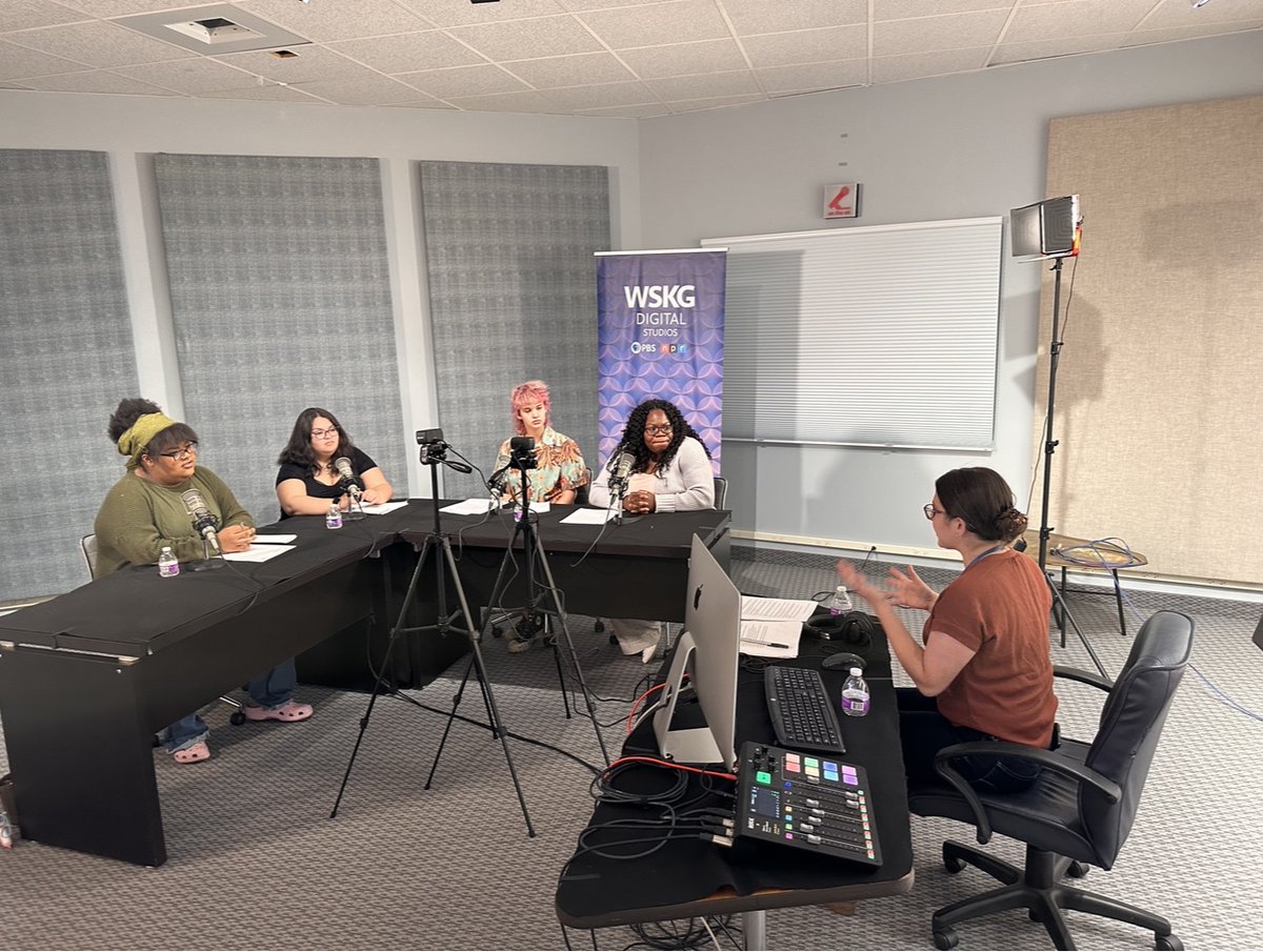 CCEBroome's tweet photo. ποΈ Exciting News! π"The Other Side" podcast, presented by @wskg and our 4-H Unity Endicott Teen Leaders premiers today! This youth-run, youth-led podcast features candid conversations about mental health. Check it out at the link below!
https://t.co/gS7WzxWKPs
#stuffCCEdoes https://t.co/z9ZjIikxYn