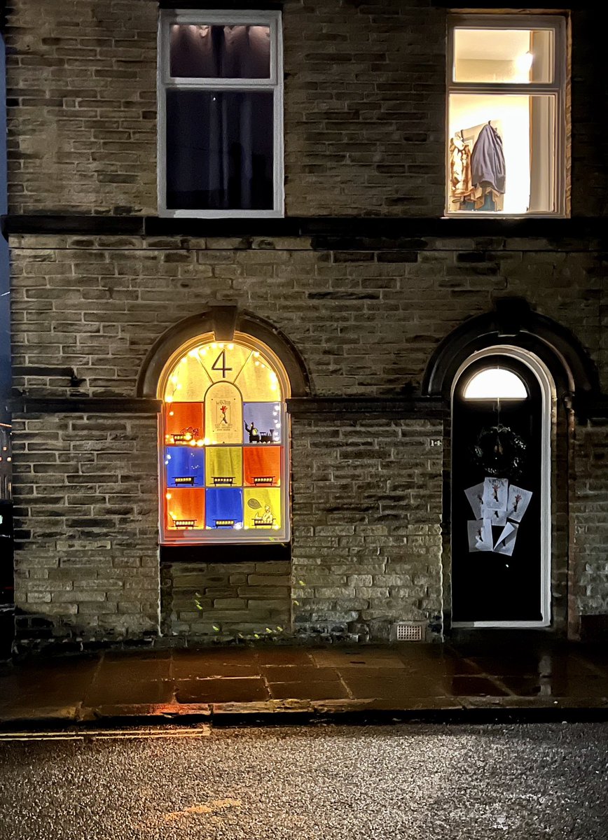 SaltsWalks's tweet image. Raising a smile on Day 4 of the #Saltaire Living Advent Calendar at 14 Caroline St, a home with history.
In 1933, Walter Parkinson, his brother Stanley & a friend went canoeing on the River Aire. Stanley fell in, Walter couldn’t reach him & he drowned. #LearnToSwim
