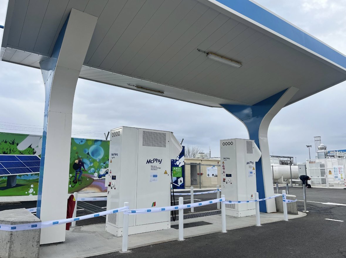 H2TEAM__'s tweet photo. Nous avons eu le plaisir de participer ce jour à l’inauguration de la station #Hyport, première station d’Europe de production et distribution d’#hydrogène renouvelable en zone aéroportuaire @aeroport_tls en présence de nombreux partenaires de la filière hydrogène ! @H2TEAM__ https://t.co/pvLWkFiC7x