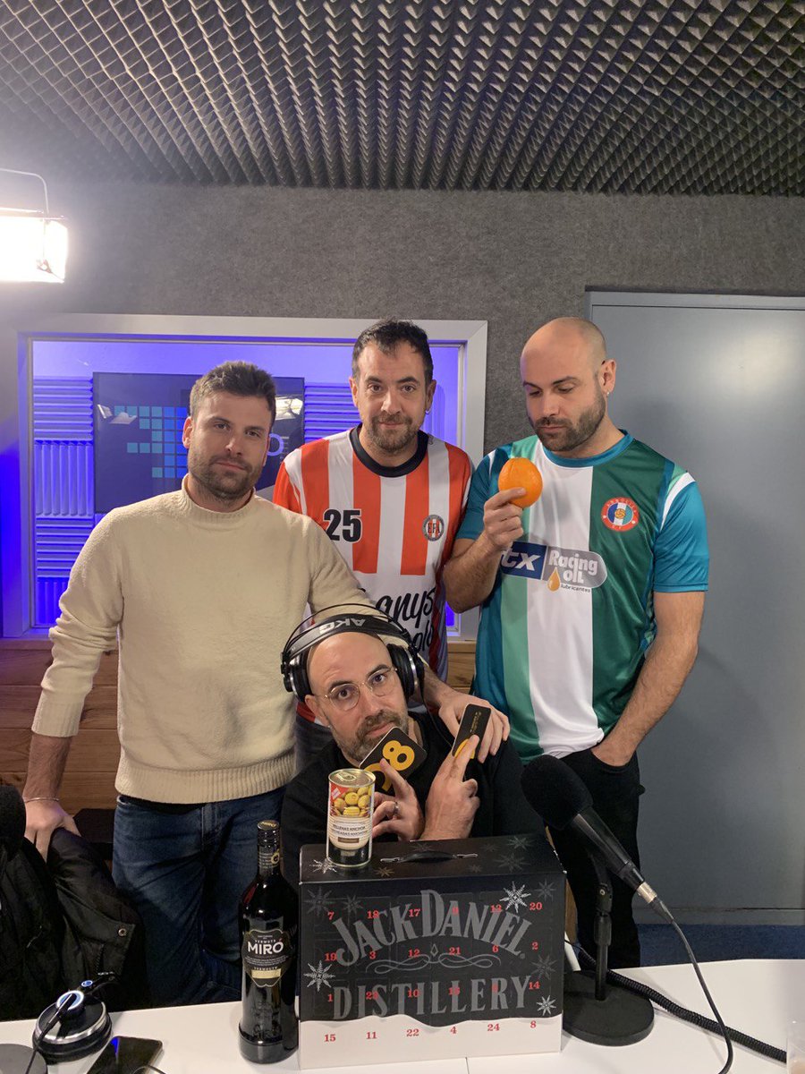 Bona nit. Ens hi posem, amb el vostre permís.

Aquí: patreon.com/posts/la-sotan…