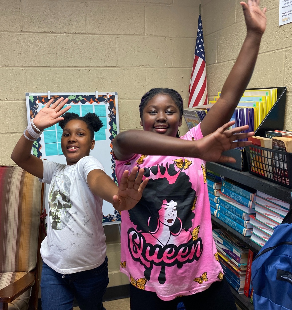 ArtsNOW1's tweet photo. It's time to DANCE!ππ½ As part of our partnership with @abcinstitutesc, Whitney Snuggs, Arts Integration Specialist, spent time w/ @Newberryschools. 30+ teachers from 8 schools attended a day of PL focused on #danceintegration followed by a half day w/ a model lesson. https://t.co/87IzTBUdIm