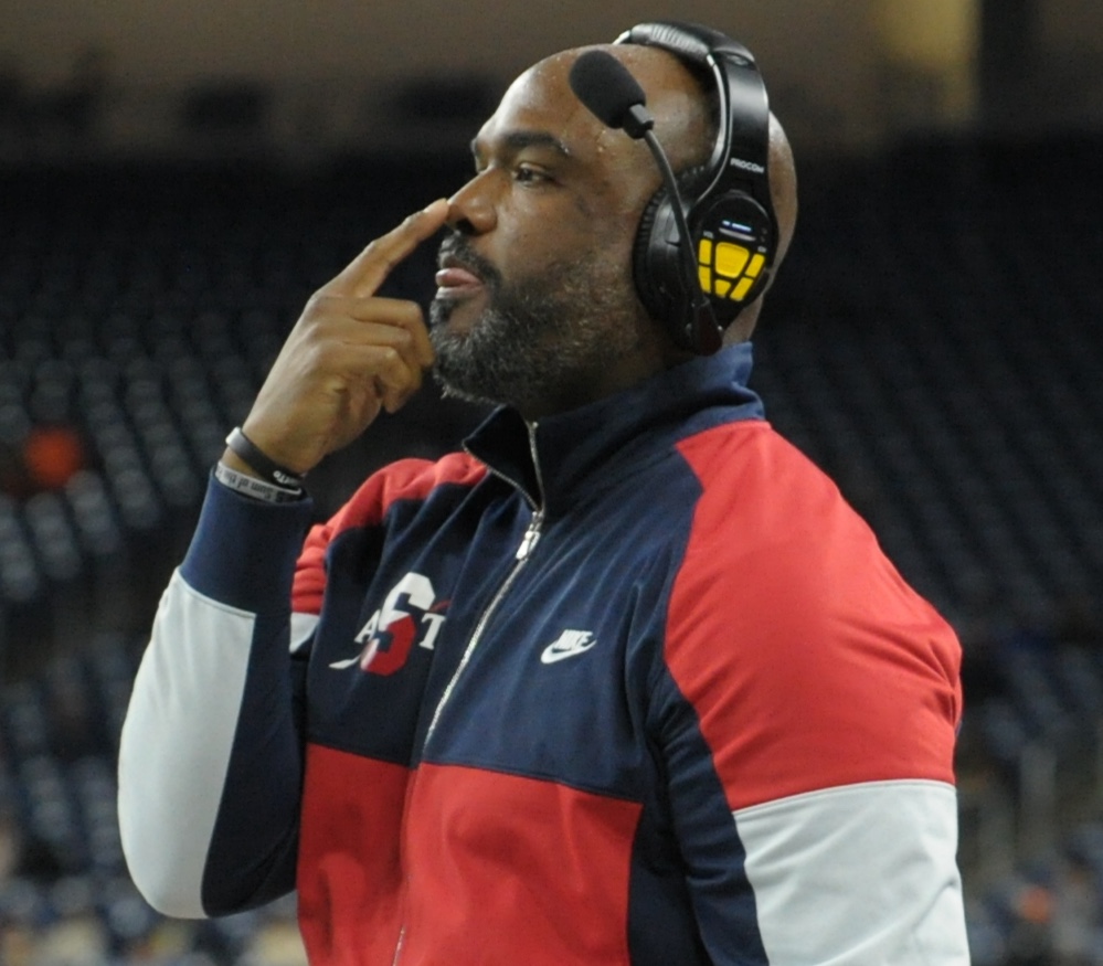 MIPrepZone's tweet photo. FOOTBALL: Southfield A&amp;T's Aaron Marshall named D1 coach of the year by MHSFCA >> https://t.co/QD0x40mtc1 https://t.co/BPm5BlMtfo