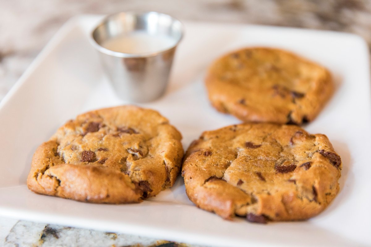 myscenicstays's tweet image. 🍪🥛  It's #NationalCookieDay and we're over here dreaming of a classic, gooey chocolate chip cookie from La Crema - Tapas &amp;amp; Chocolate in Rosemary Beach. 
.  .  .  
#30A #Hey30A #EmeraldCoast