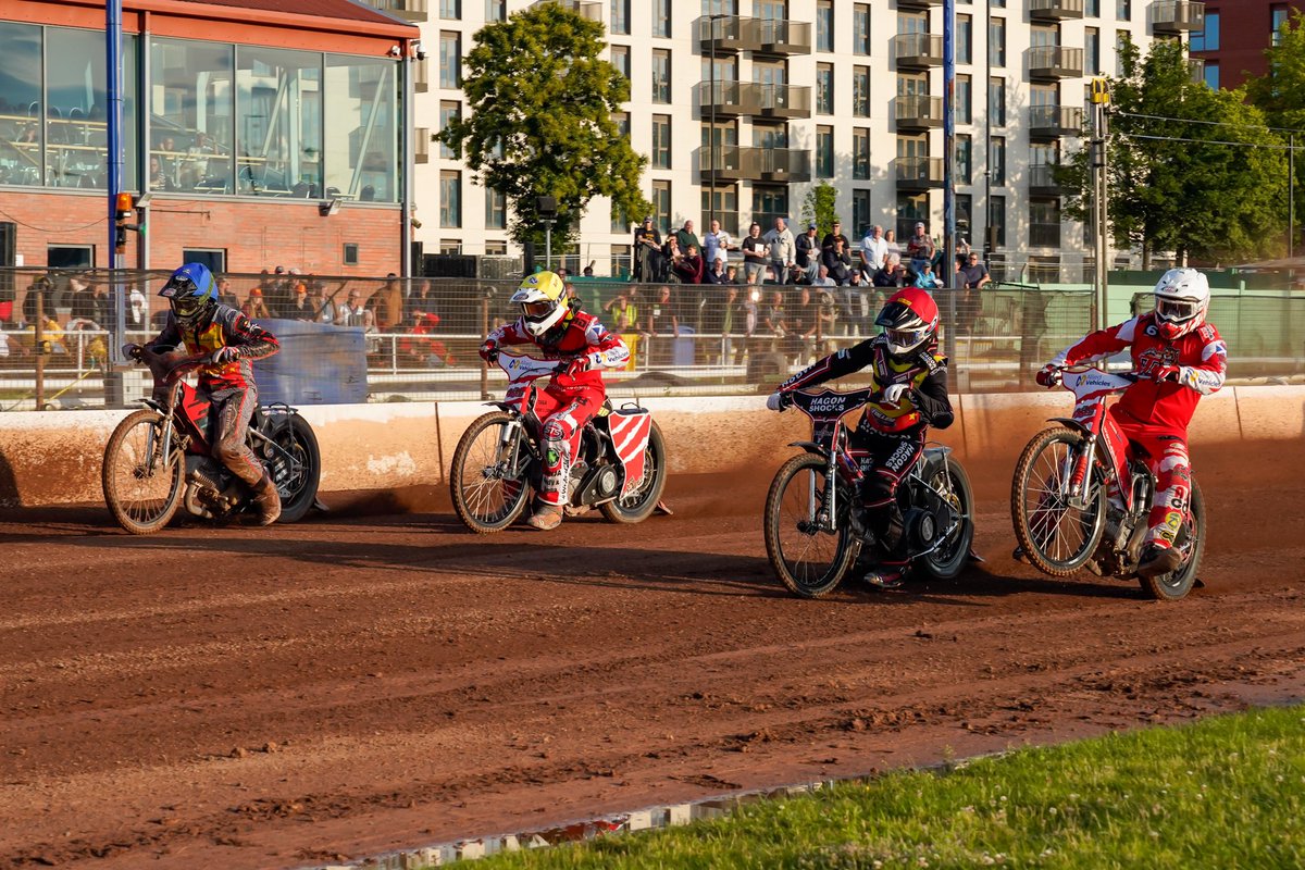 BrumSpeedway's tweet image. 🎅🏻👀

We will name our third signing for 2024 and a brand new team manager at our Christmas Party later this week.

Full details 👉 birmingham-speedway.com/_mobile/news.p…

📸 Paul Rose | #GiveUsAB 🅱️