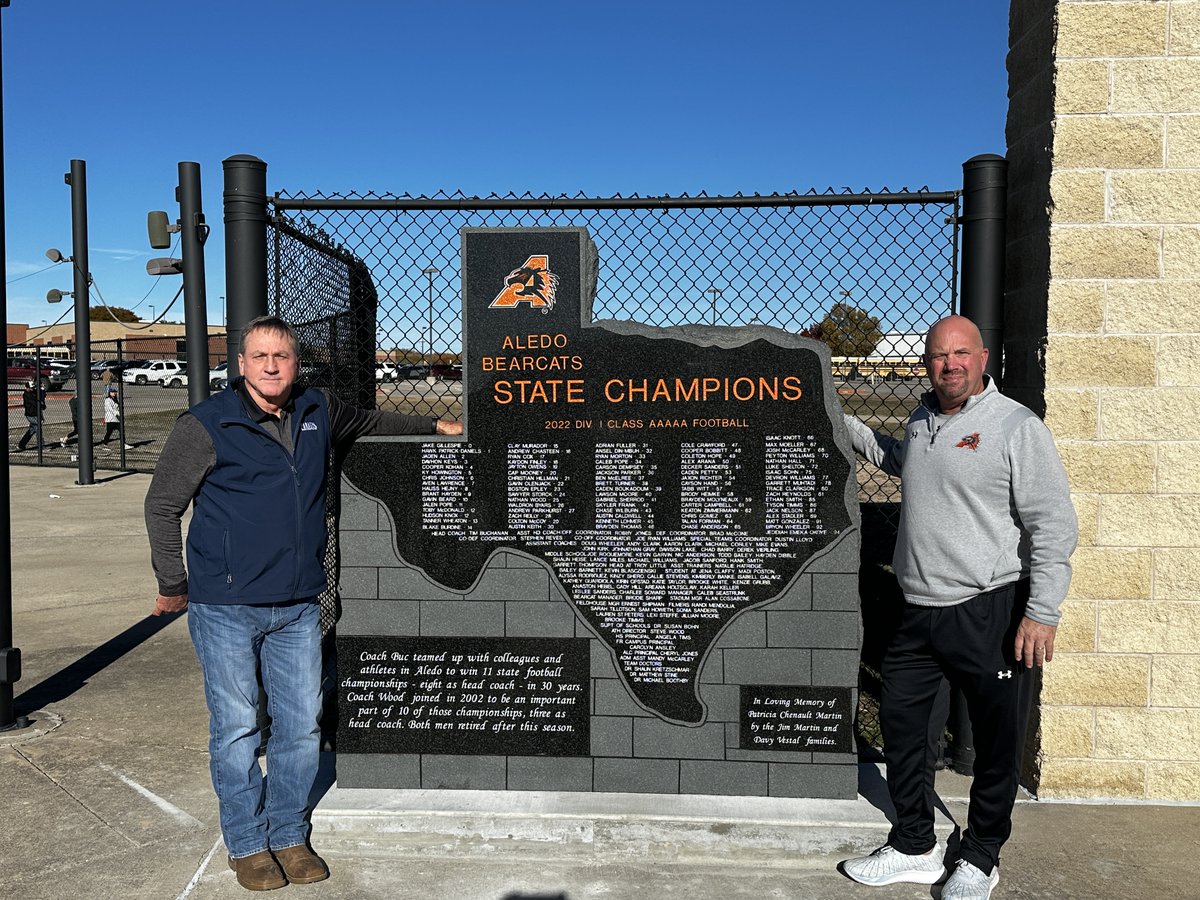 AledoISD's tweet photo. Did some redecorating at Buchanan Stadium this afternoon... fits in rather nicely! 💪

Thanks to the Jim Martin and Davy Vestal families for your support of State Monument No. 11!

#Won11 #Fu11throttle #PTT #ProtecttheTradition #TakeXII

@AledoHFC @AledoAthletics @coachbbelk https://t.co/p4HljvAt9d