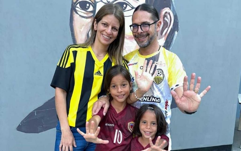 #NotiMippCI 📰🗞| Ministro de Comunicación exaltó la rapidez en la votación del Referendo.  Lea más ⏩acortar.link/Y9kFVj
#VictoriaEsequiba