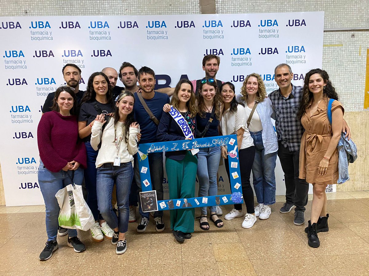 IBioBA_MPSP's tweet photo. La familia del IBioBA tiene una nueva doctora, ¡Felicitaciones @lissy_gross!
🥳👏👏👏🥂
 @FFyB_UBA @biondi_lab https://t.co/051h6UUUR9