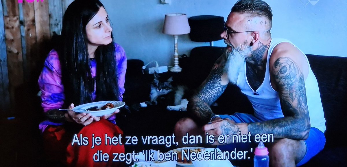 marcelbar8's tweet image. "Ik hoor overal dezelfde frustratie. 
Al deze mensen die rechts extremist genoemd worden, zijn bang door de komst van mensen met een buitenlandse afkomst hun normen en waarden, hun tradities en hun kansen in de samenleving te verliezen." 

#eigenvolk #eigenvolkeerst