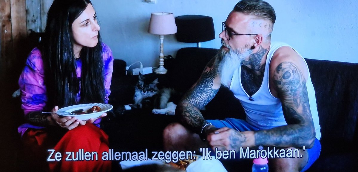 marcelbar8's tweet image. "Ik hoor overal dezelfde frustratie. 
Al deze mensen die rechts extremist genoemd worden, zijn bang door de komst van mensen met een buitenlandse afkomst hun normen en waarden, hun tradities en hun kansen in de samenleving te verliezen." 

#eigenvolk #eigenvolkeerst