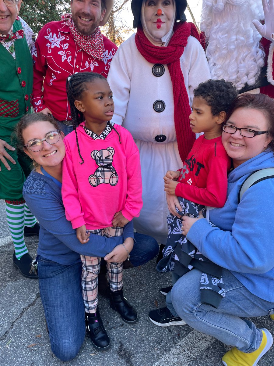 MrsGibSPED23's tweet photo. We had a great day with our first grade friends. We went to see Driftys Calendar Countdown 💙💛💙💛 #ccesdukes #WeAreCUCPS #EveryDukeEveryday https://t.co/Sf7Zj1qRom