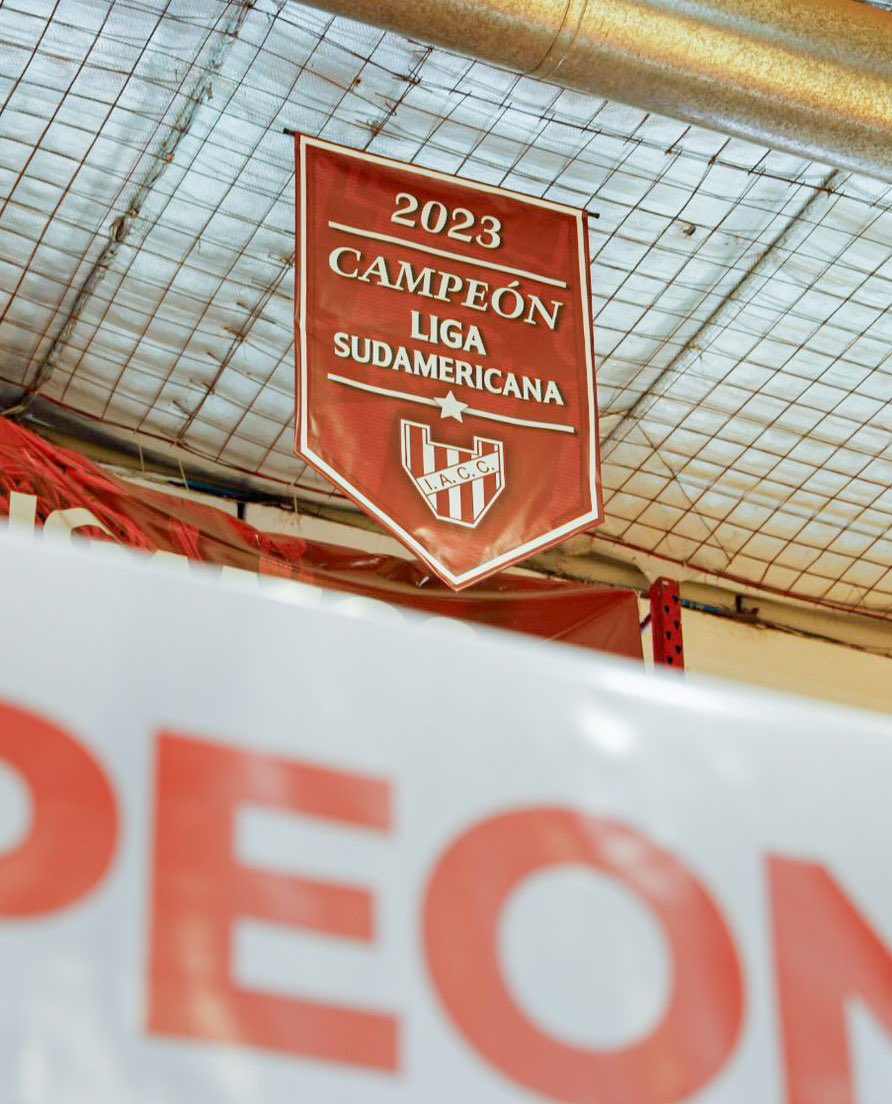 El primero internacional 🏆🇦🇹🥹 

Otro banderín más para la colección 🚩