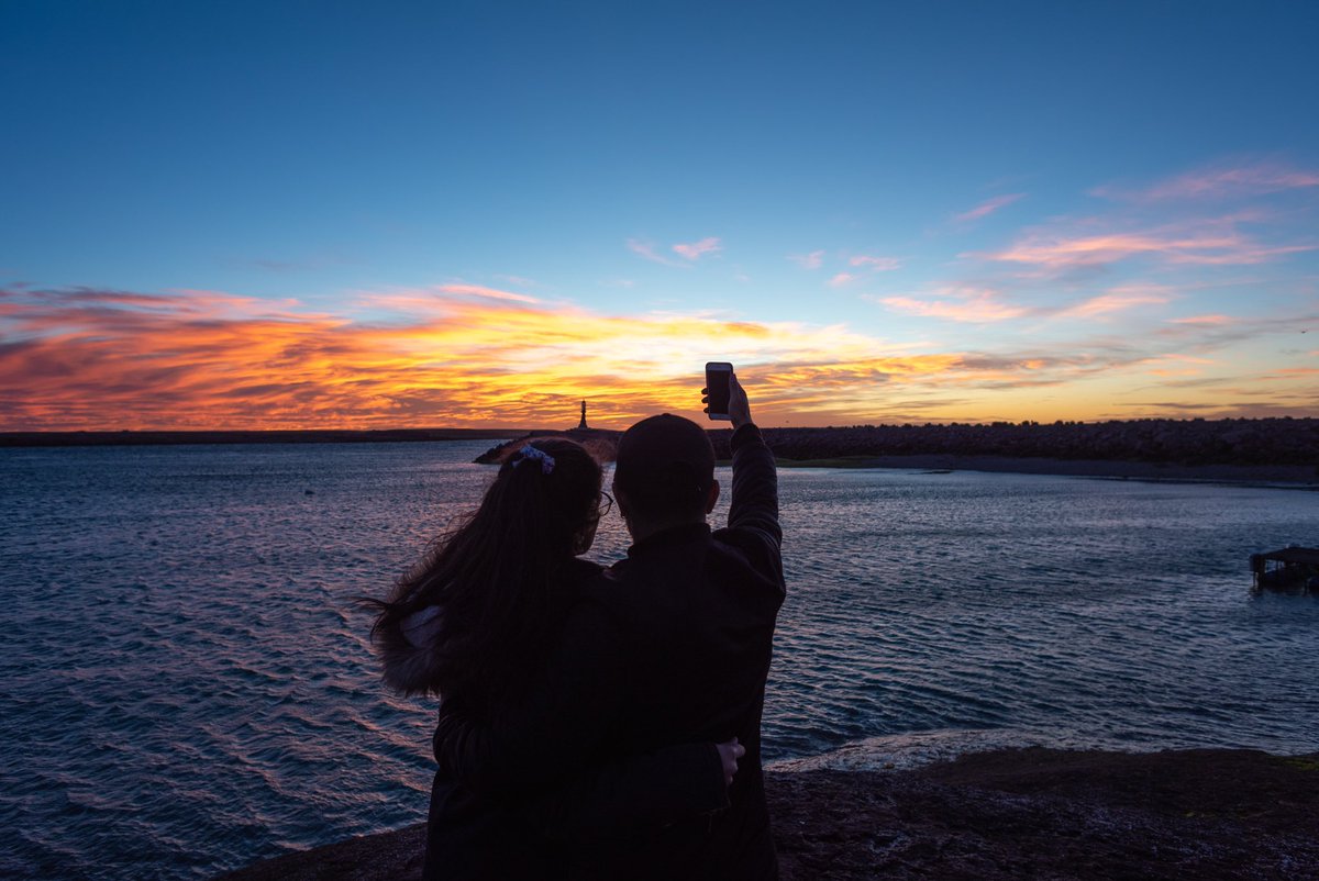 Atardecer en #PuertoDeseado 😍