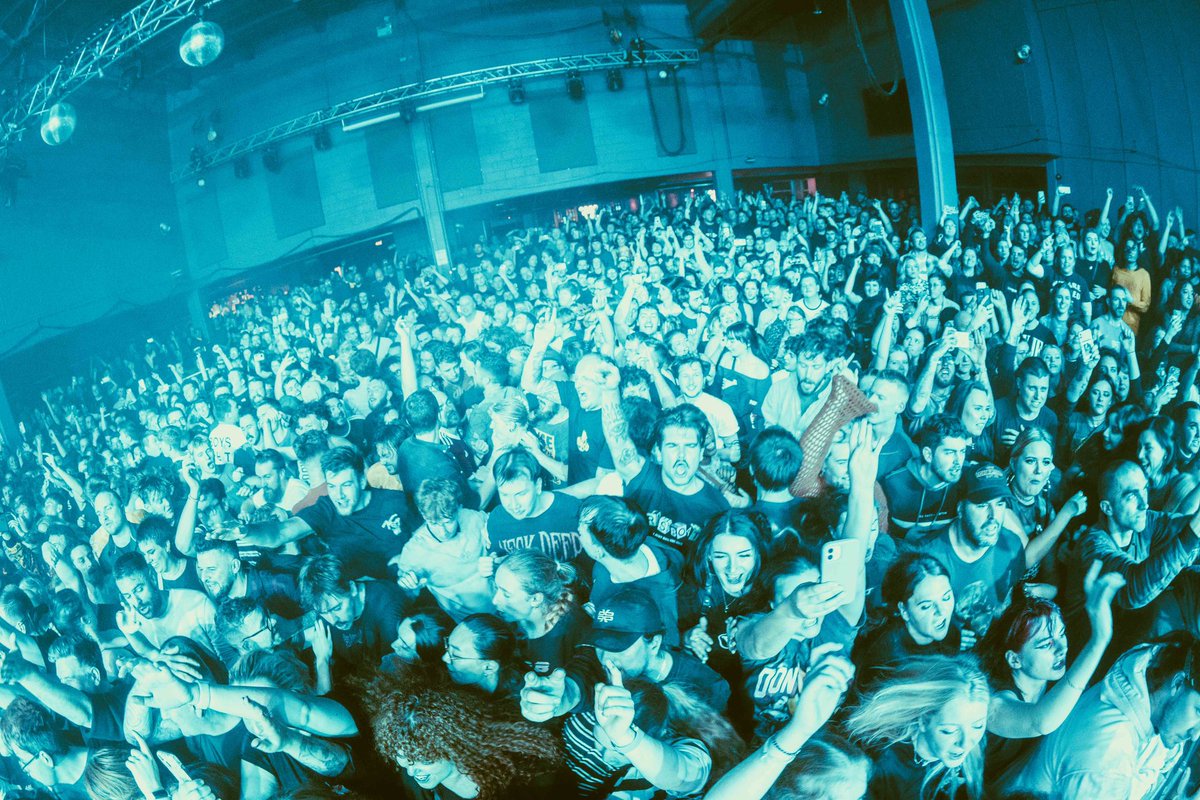 DONBROCO's tweet photo. OH UEA, IS WON-DER-FUL 🧡 THANK YOU NORWICH xxx https://t.co/ZfNvYfj8tv