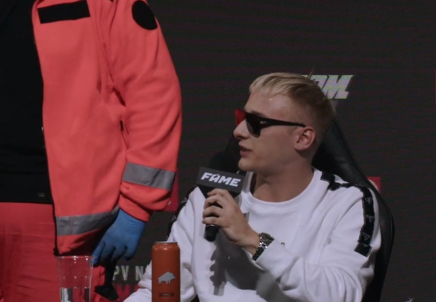 Fabijański co się wypiął na teammate'a. Jak tak dalej pójdzie to 1vs3 będzie xD #famemma #famereborn