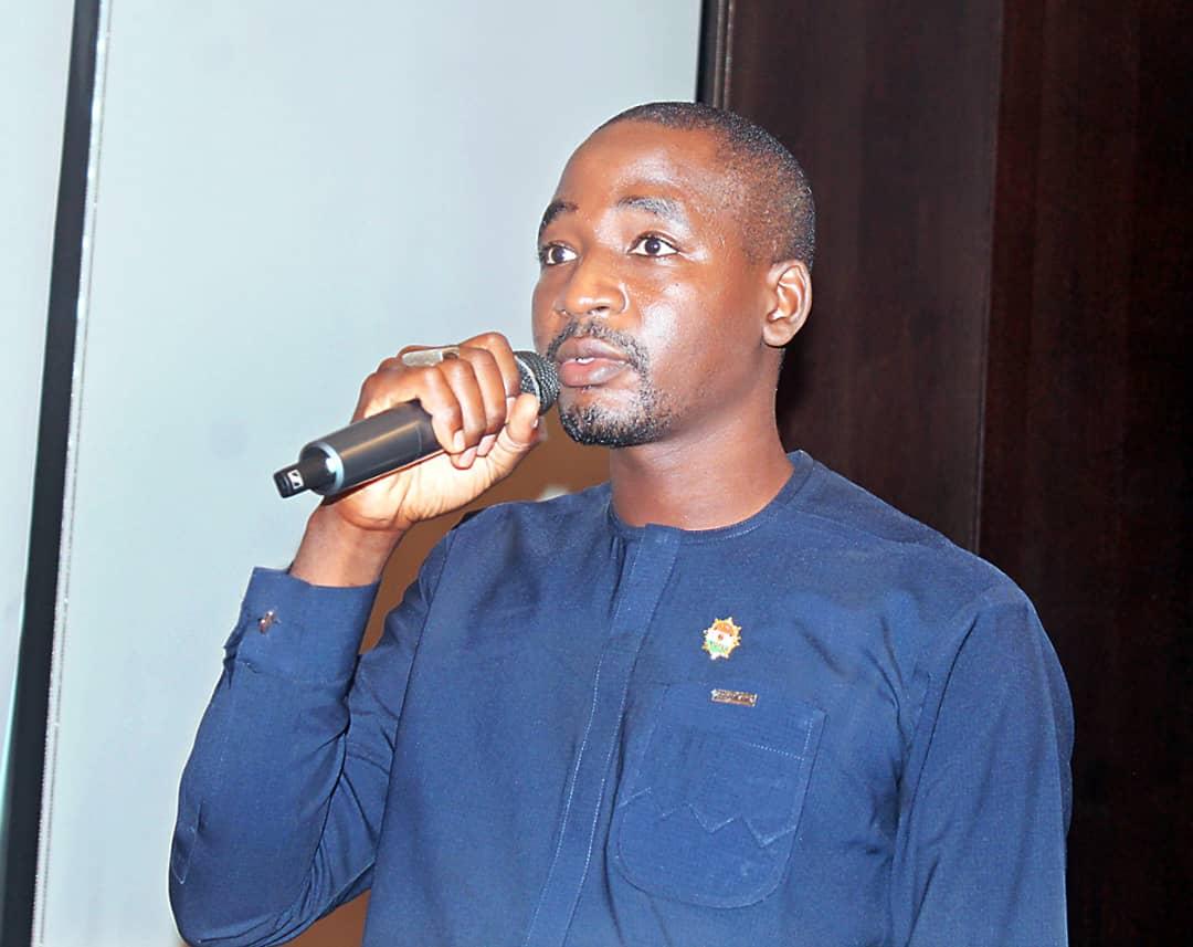 AdamouMahamad2's tweet photo. Journée d'échange sur les droits de l'homme avec les élus locaux de la région de #Niamey et les journalistes des radios communautaires des huits régions du #Niger organisée par le Bureau Pays du haut commissariat des Nations Unies aux droits de l'homme à l'occasion de la #JDH. https://t.co/ZNmrABP3wG