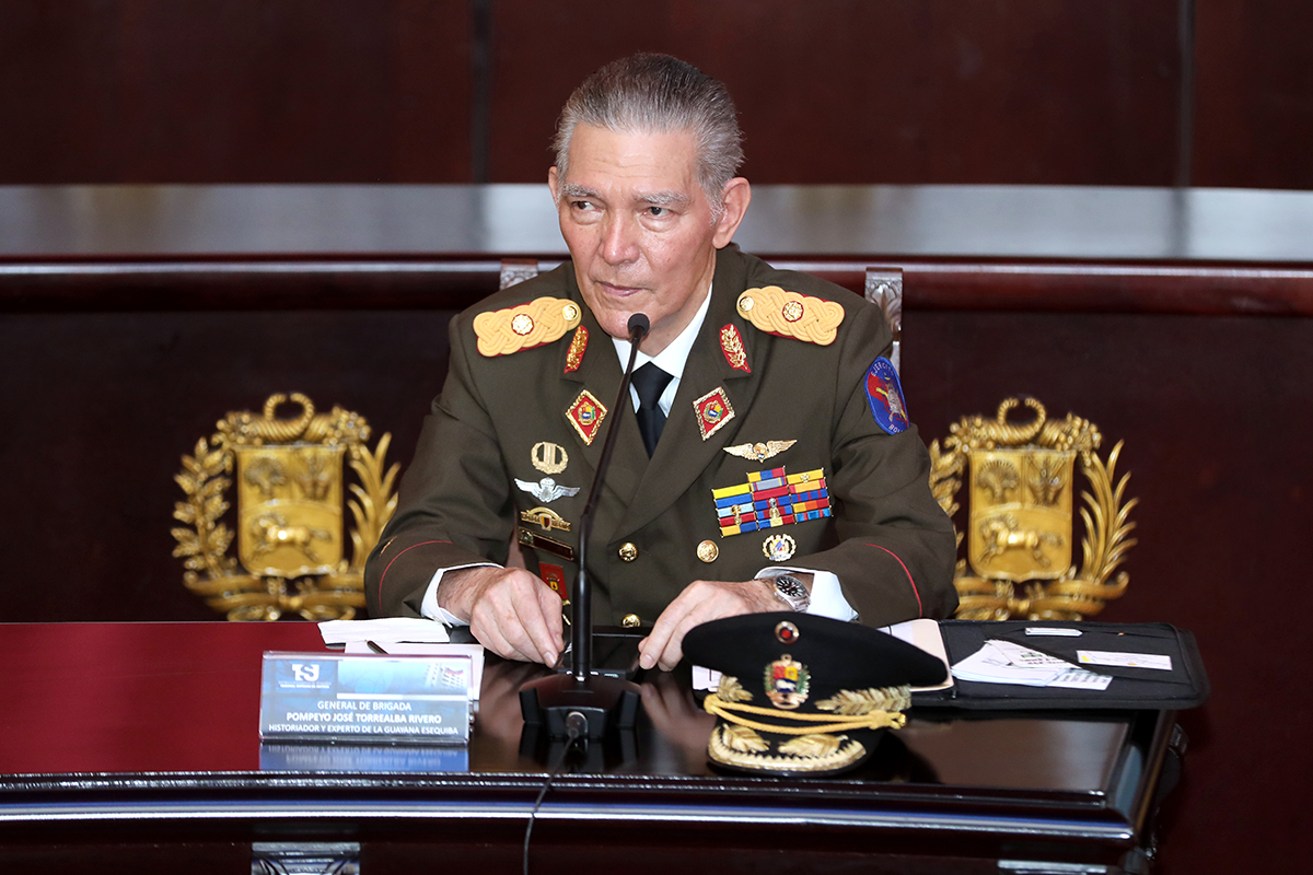 GladysTSJ's tweet photo. También intervino en la actividad el G/B José Pompeyo Torrealba, historiador, fundador del Movimiento Nacional al Rescate del Esequibano y el Esequibo y asesor de la Comisión Especial para la Defensa del Territorio de la Guayana Esequiba https://t.co/npZwHHy1NW