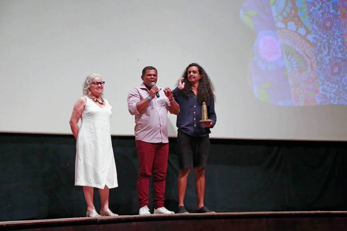 cocaisfilmes's tweet photo. A co-produção que deu certo! Voa, urubu. 🎉 https://t.co/oRoiYtTT5K