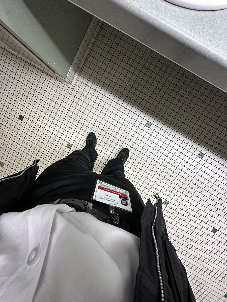 JosephSebesta's tweet photo. Being alone is so peaceful honestly. https://t.co/oLFI5dxT3Z