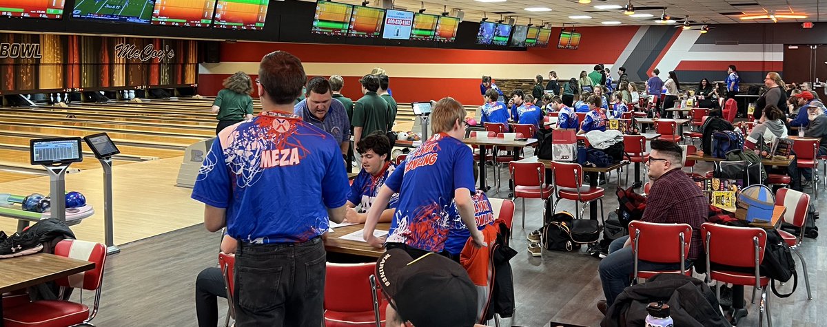 AL vs SCW bowling is happing right now. Last time the Lynx took to the lanes a perfect game was rolled, will you be here for the next one? We hope so! #lynxpride