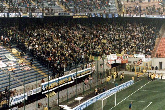 Awaydays23's tweet photo. ON THIS DAY 1993: Norwich City at Inter Milan #NCFC #OTBC https://t.co/vs488dDRgx