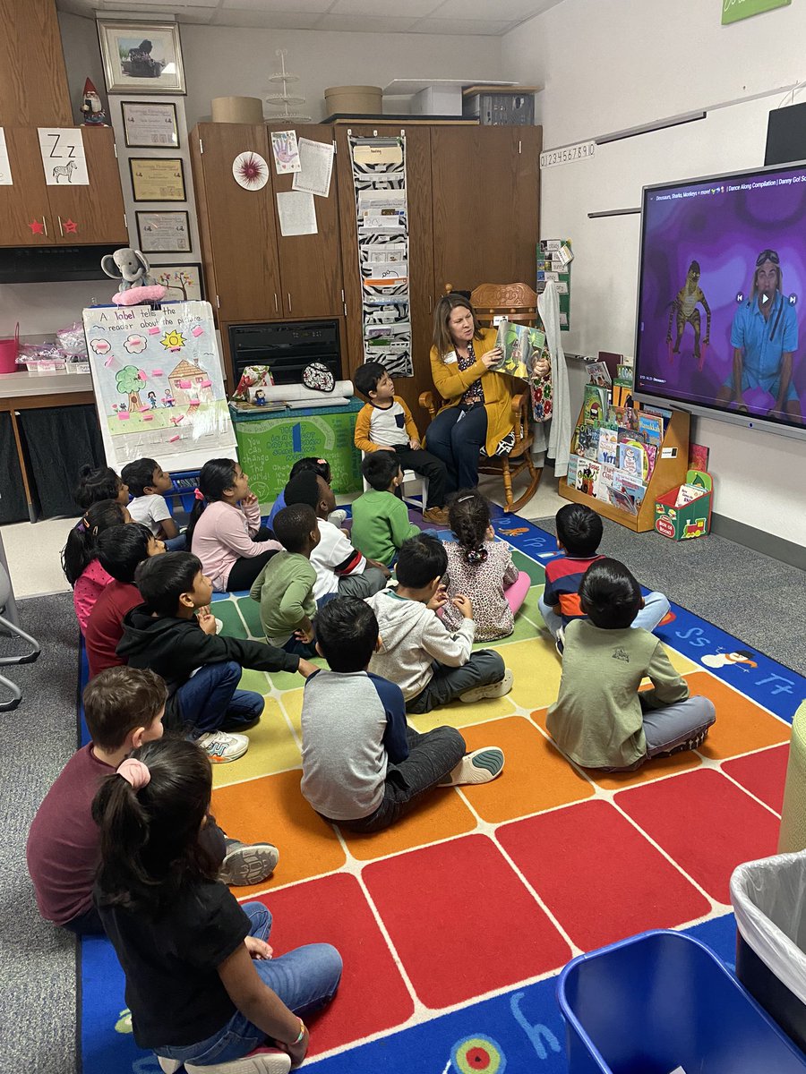 Thank you so much to Mrs. Bentley for coming to read to my class today! It was so nice to have you visit today! @coppellisd <a href="/VRE_STARS/">Valley Ranch Elementary Coppell ISD</a>