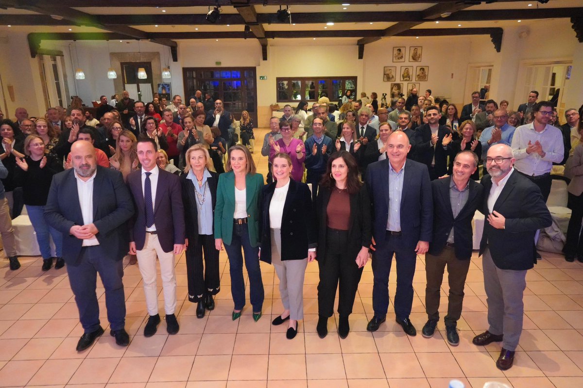 coiasu's tweet photo. Junta directiva regional del @ppbalears .Un placer que nos hayas acompañado, @cucagamarra 💙
Seguimos trabajando para consolidar el cambio en Baleares💪🏼
#PPMenorca
#PPBalears https://t.co/uyJ76bwEhk