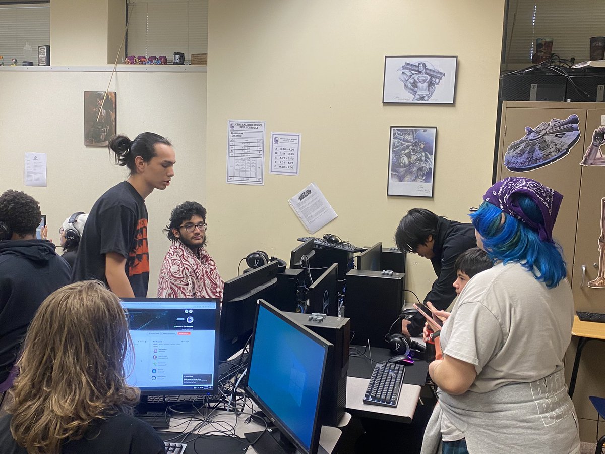 OPSCHSeSports's tweet image. The Hoppers are prepping for their @playvs Playoff Game against McNeil!! Wish them luck!!! #wegotthis #letsgetitstarted #CHS #DowntownProud #Eagles