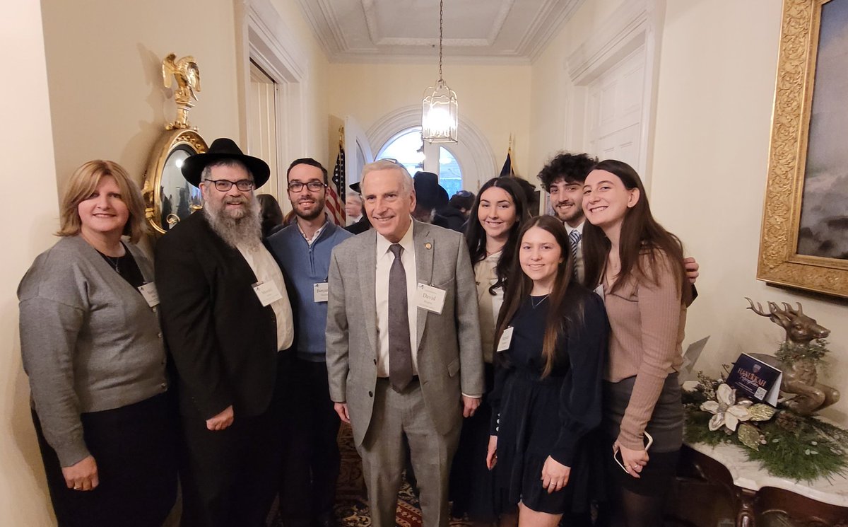 Mendel Rubin (@shabboshouse) on Twitter photo Our current <a href="/ualbany/">University at Albany</a> students got to meet <a href="/ualbanyalumni/">UAlbany Alumni Association</a> (from earliest generation of Shabbos House) <a href="/DavidWeprin/">David Weprin</a> <a href="/AMDavidWeprin/">Assemblyman David Weprin</a> at <a href="/GovKathyHochul/">Governor Kathy Hochul</a> pre-#Chanukah reception. Our current <a href="/ualbany/">University at Albany</a> students got to meet <a href="/ualbanyalumni/">UAlbany Alumni Association</a> (from earliest generation of Shabbos House) <a href="/DavidWeprin/">David Weprin</a> <a href="/AMDavidWeprin/">Assemblyman David Weprin</a> at <a href="/GovKathyHochul/">Governor Kathy Hochul</a> pre-#Chanukah reception.