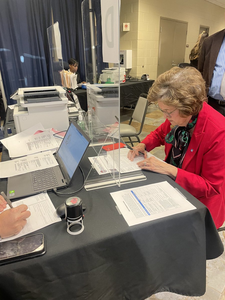 Elaine4NC's tweet photo. I just filed to run for re-election!!

Folks it’s gonna take a team to win this race. Will you join us by chipping in >> https://t.co/SGusvvQQ1Q https://t.co/cnPa7O3wmR
