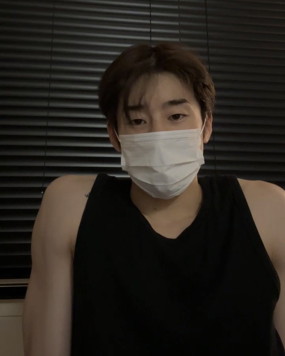 swoovely's tweet photo. after a workout… seungwoo is so fine 🫠 https://t.co/uOZZN1N35J