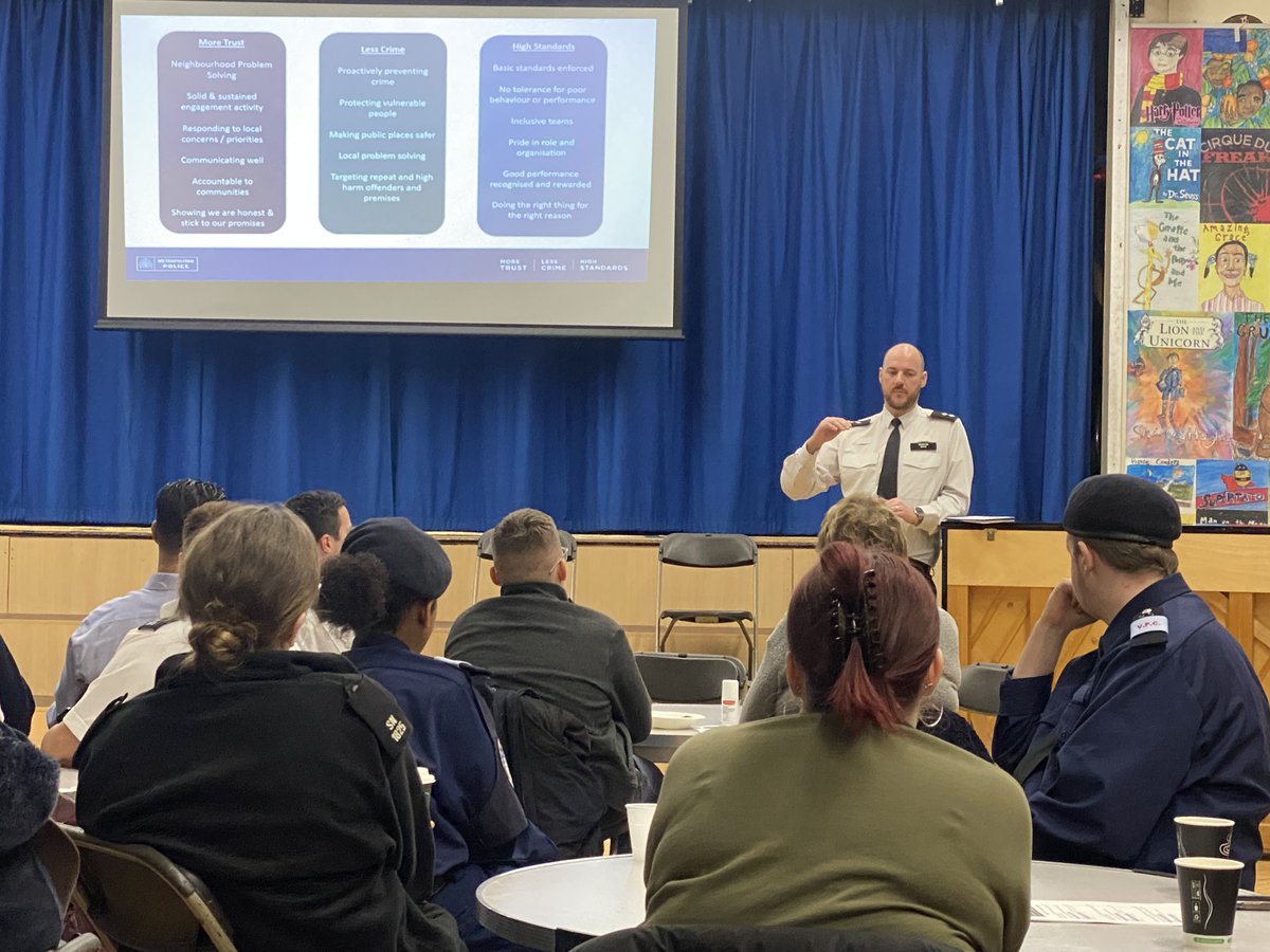 Thank you to those who attended Fairchildes Primary School tonight for #NewMetForLondon Event. 

Your presence and valued opinions were greatly appreciated. 
@MPSCroydon
#MyLocaLMet