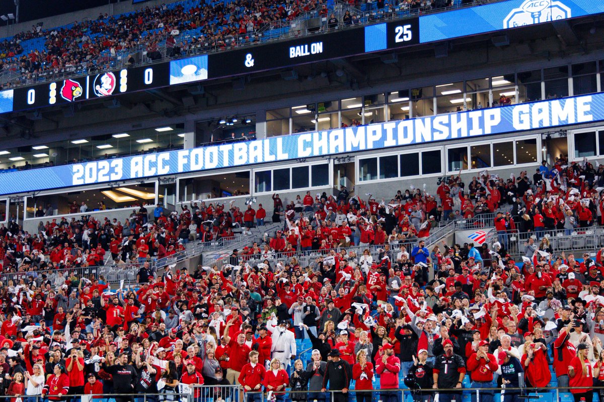 Louisville Football tweet media