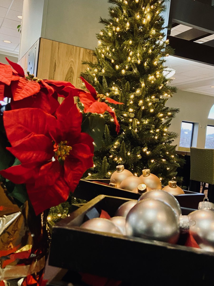 Join us tonight in the Benedum Room from 4:45- 7:30 for our Christmas tree decorating party! Help personalize our magnificent 9-ft tree w/ornaments, metallic markers, &amp;  heartfelt Christmas wishes. Enjoy hot cocoa, cookies, &amp; a festive atmosphere as we deck the halls together!