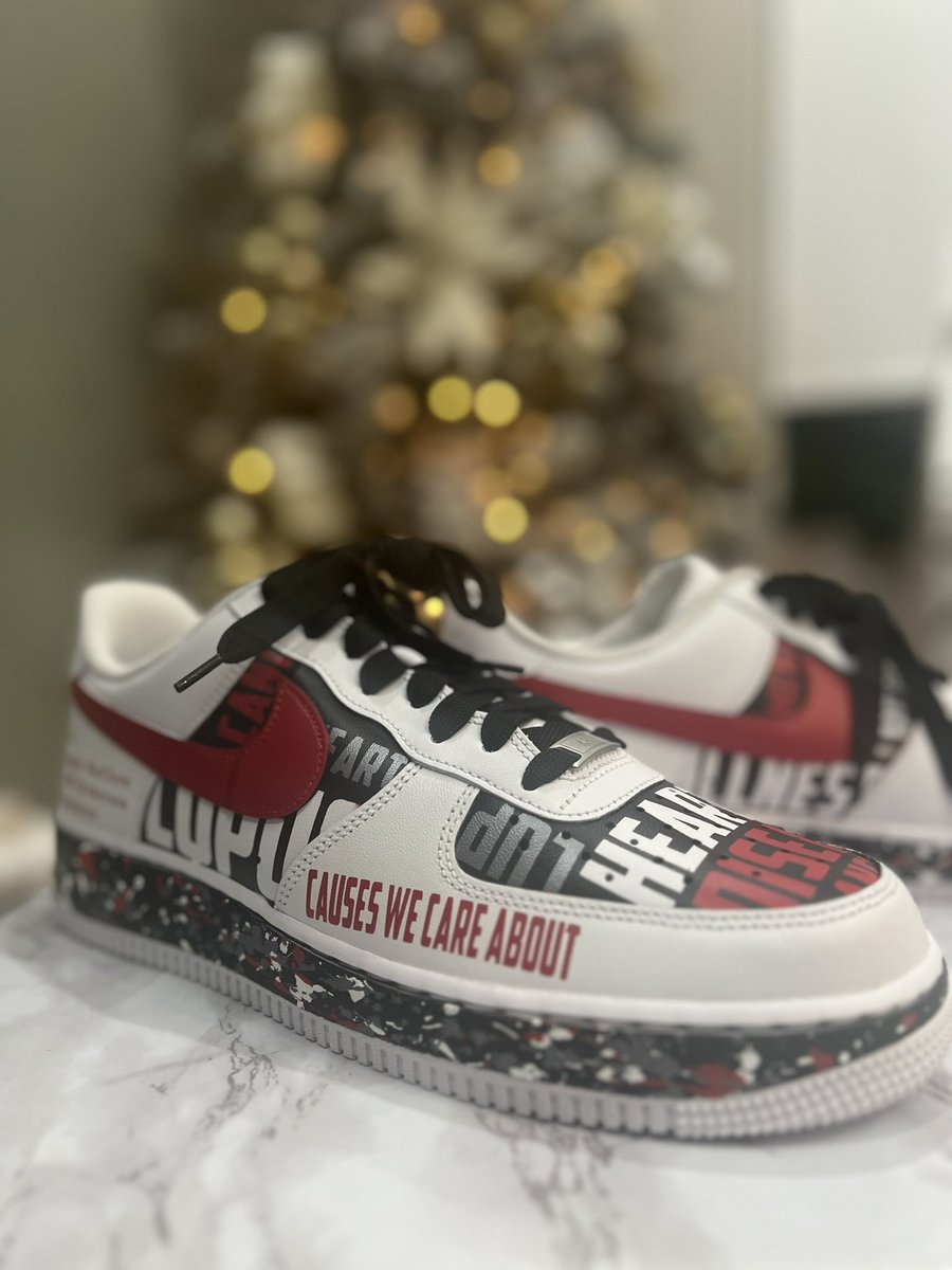 CameronWolfe's tweet photo. My kicks tonight for #MyCauseMyCleats repping The Vaughn McClure and Jeff Dickerson Foundation (@vmjdnation), 2 friends we lost too soon.

S/O @OmarMajzoub34 @HoustonTexans for including me + Mark Arrington (Dat Boi Good Artwork) on design.

VMJD info: https://t.co/IgXxQ27jpy https://t.co/EiywFF9fsb