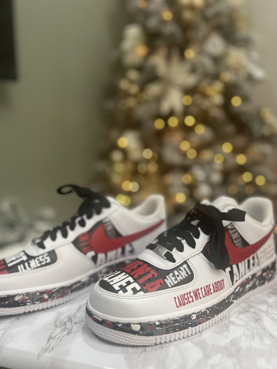 CameronWolfe's tweet photo. My kicks tonight for #MyCauseMyCleats repping The Vaughn McClure and Jeff Dickerson Foundation (@vmjdnation), 2 friends we lost too soon.

S/O @OmarMajzoub34 @HoustonTexans for including me + Mark Arrington (Dat Boi Good Artwork) on design.

VMJD info: https://t.co/IgXxQ27jpy https://t.co/EiywFF9fsb