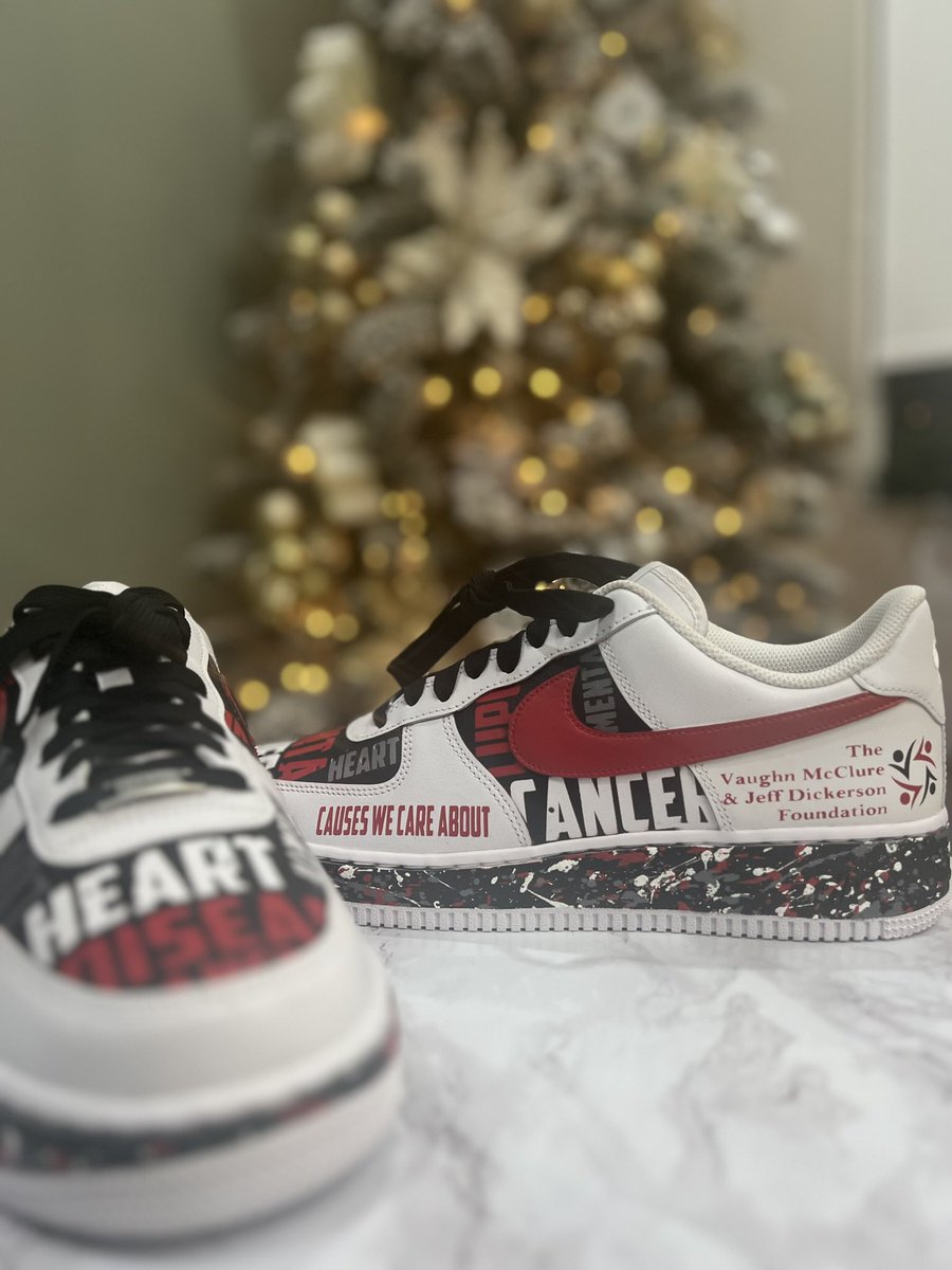 CameronWolfe's tweet photo. My kicks tonight for #MyCauseMyCleats repping The Vaughn McClure and Jeff Dickerson Foundation (@vmjdnation), 2 friends we lost too soon.

S/O @OmarMajzoub34 @HoustonTexans for including me + Mark Arrington (Dat Boi Good Artwork) on design.

VMJD info: https://t.co/IgXxQ27jpy https://t.co/EiywFF9fsb
