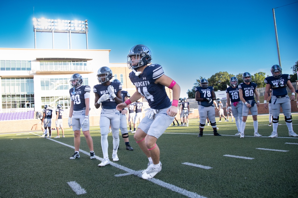 Looking at the bright side! 

Photo: @etincoxphotography
#walnutgrovewildcats #wghs #wghsfootball #gocats #wildcatnation #walnutgrovefootball #prospertx #prosperisd #letsgocats #highschoolfootball #fridaynightlights #wally 
#thegrovegridironclub #thestandard #hunt