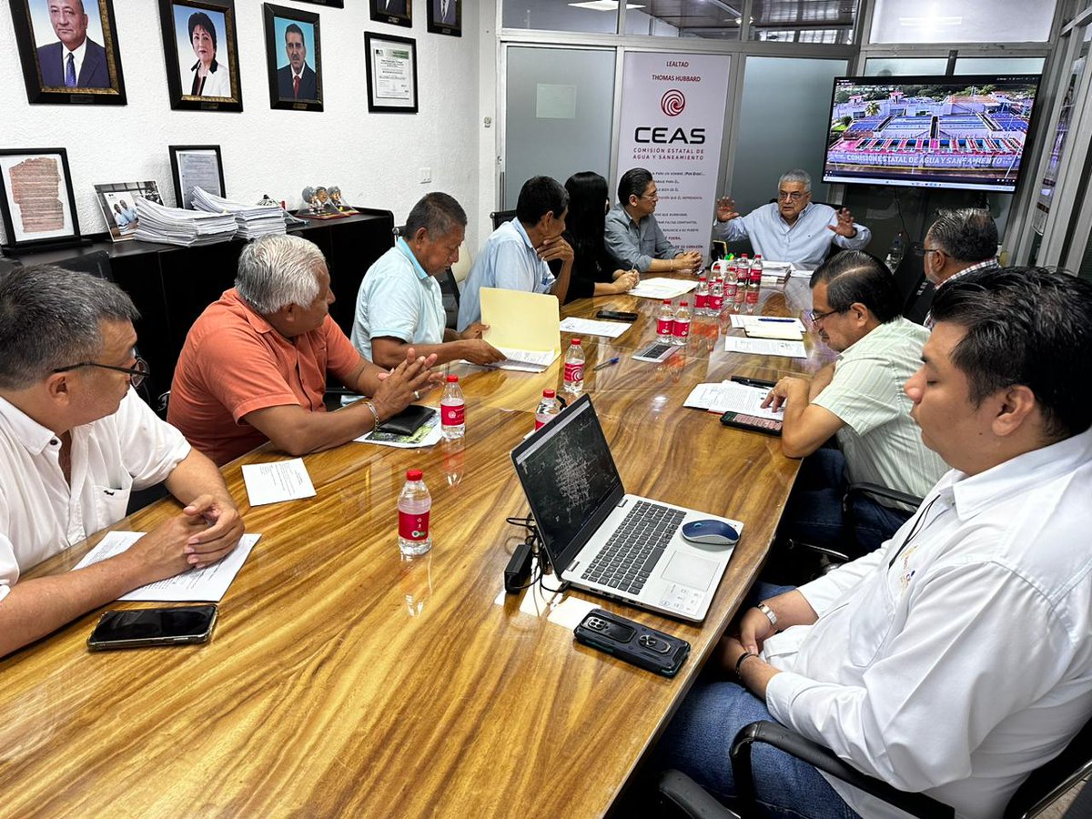 CEAS Tabasco (@ceastabasco) on Twitter photo Reunión de trabajo llevada a cabo por el Arq. <a href="/apadillah/">Armando Padilla Herrera</a>, la Diputada <a href="/IsabelOrueta/">Isabel Yazmin Orueta Hernandez</a> y el Delegado de la Villa Vicente Guerrero #Centla, para acordar acciones de agua potable y saneamiento en beneficio de esta importante localidad. Reunión de trabajo llevada a cabo por el Arq. <a href="/apadillah/">Armando Padilla Herrera</a>, la Diputada <a href="/IsabelOrueta/">Isabel Yazmin Orueta Hernandez</a> y el Delegado de la Villa Vicente Guerrero #Centla, para acordar acciones de agua potable y saneamiento en beneficio de esta importante localidad.