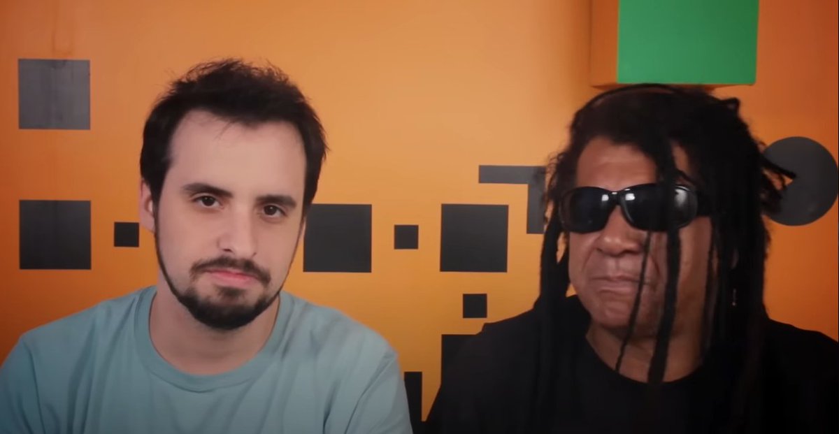 marcoscastro's tweet photo. Tô com o coração apertadíssimo...
Meu querido amigo Away infelizmente veio a falecer.
Eu o conheci há mais ou menos 10 anos e ele sempre foi uma pessoa maravilhosa comigo. Infelizmente, como muitos sabem, ele passou por situações complicadíssimas nos últimos tempos. 
Desejo muita força a todos os familiares, em especial ao William, sobrinho dele, que nos últimos anos lutou bravamente pra que ele pudesse sair dessa. Infelizmente não foi o que o destino quis. 
Que nosso querido Gil Brother seja sempre lembrado pela alegria que levou a tanta gente. Um cara que marcou a minha adolescência e que sempre foi imensamente generoso. Tenho certeza de que agora ele está descansando e olhando por todos nós garotos juvenis leite com pera.